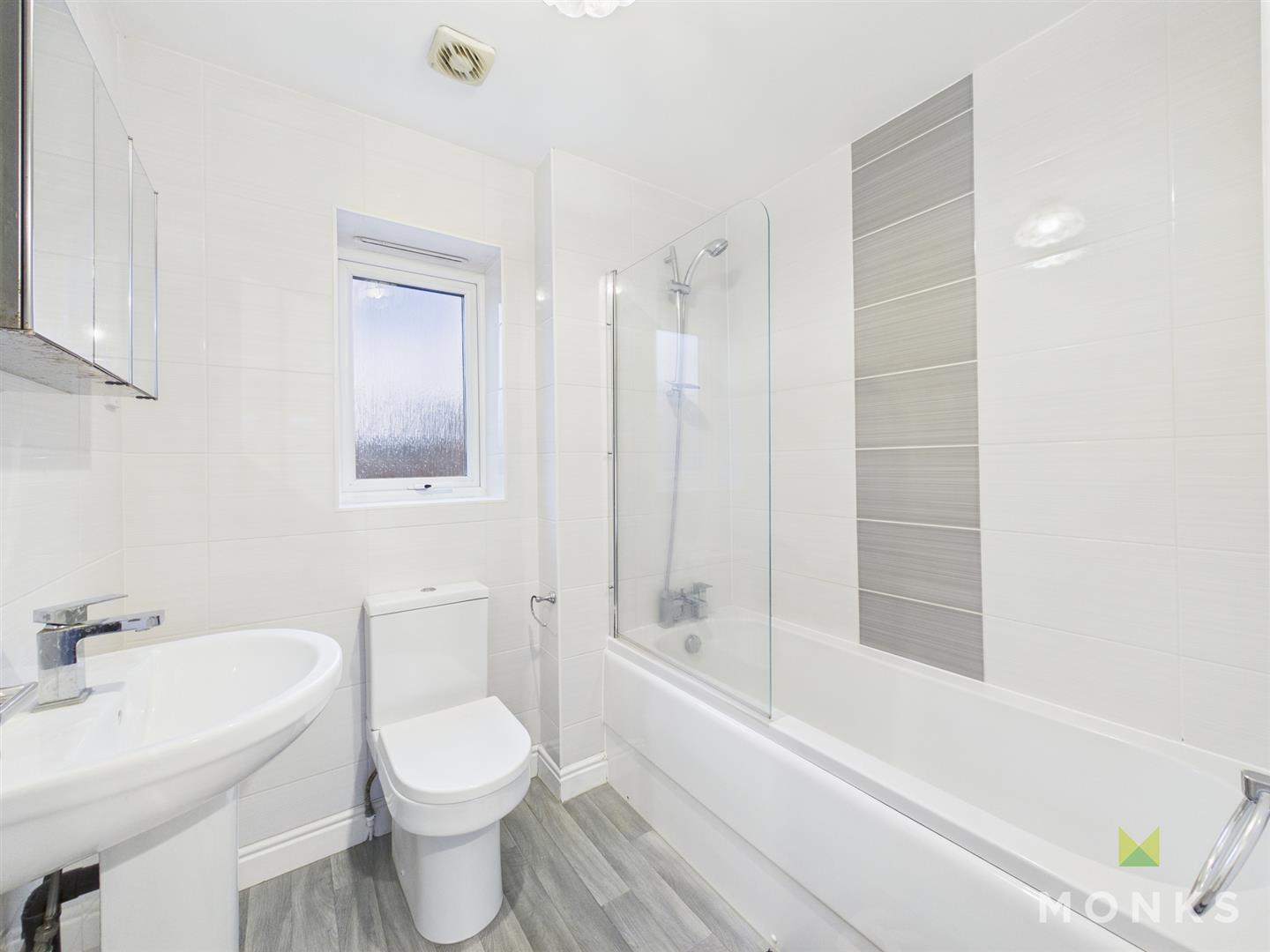 32 Cae Melin Avenue, Oswestry, SY11 2US For Sale